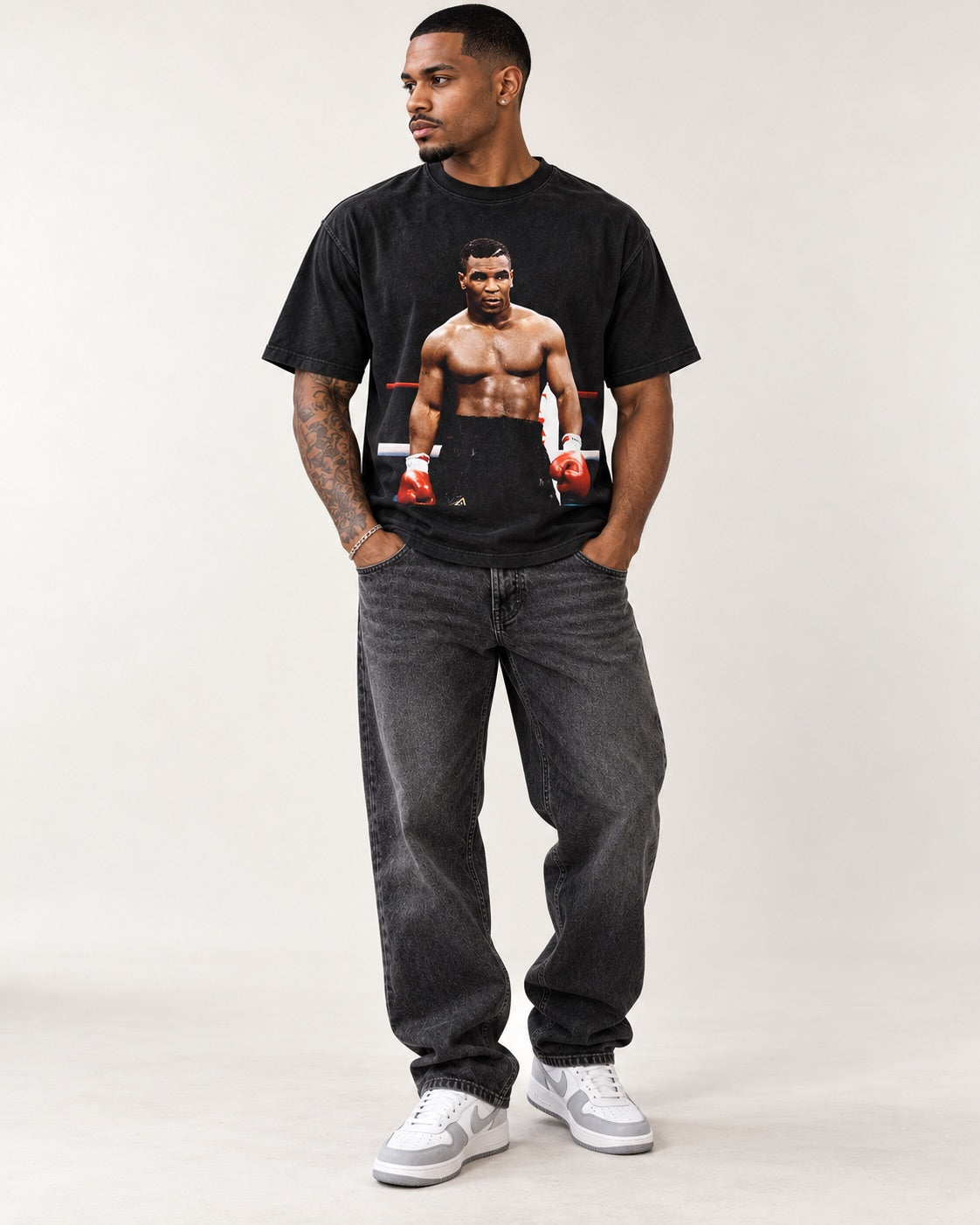 Modelo con camiseta Mike Tyson de Graphic Techne