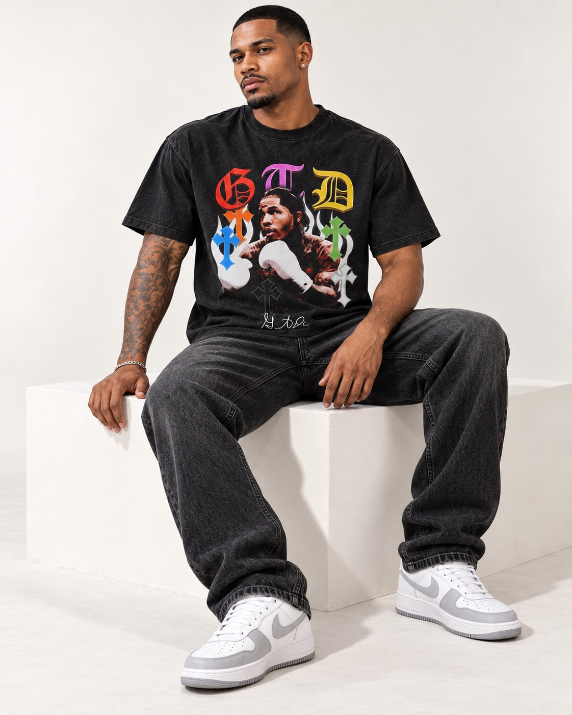 Modelo con camiseta Gervonta Davis de Graphic Techne